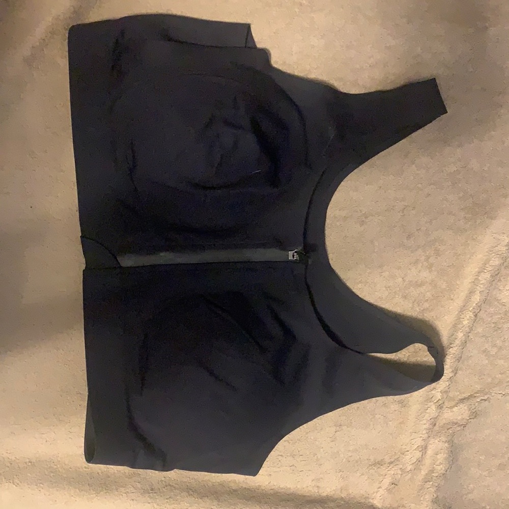 Zyia black front zipper sports bra new with tag